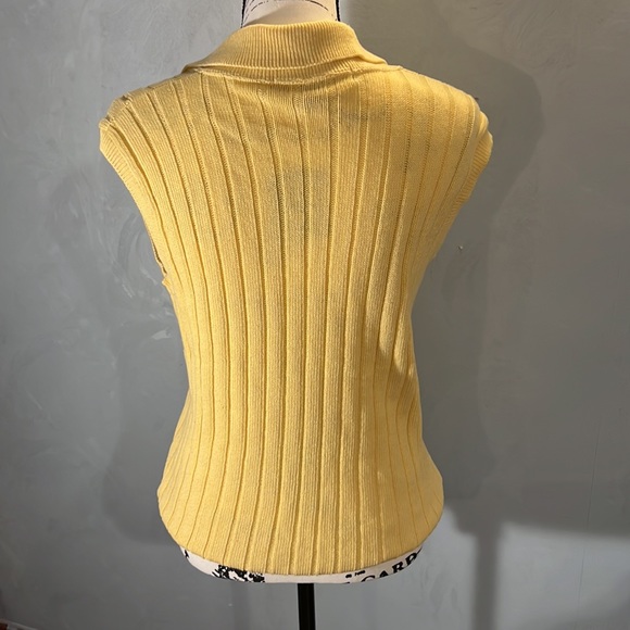 Gloria Vanderbilt Medium Yellow sweater vest - Picture 4 of 7